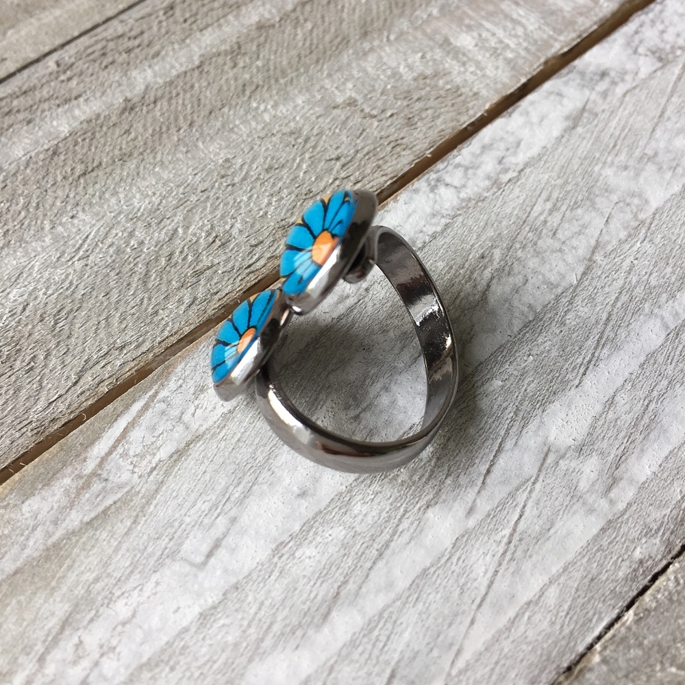 Women’s Ring - Picture 3 of 6